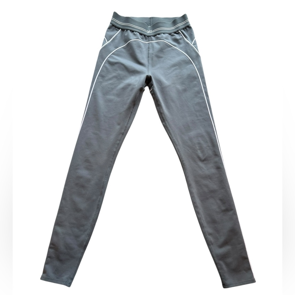 ALO YOGA Airbrush High-Waist Heart Throb Leggings in Steel Gray - Picture 3 of 13